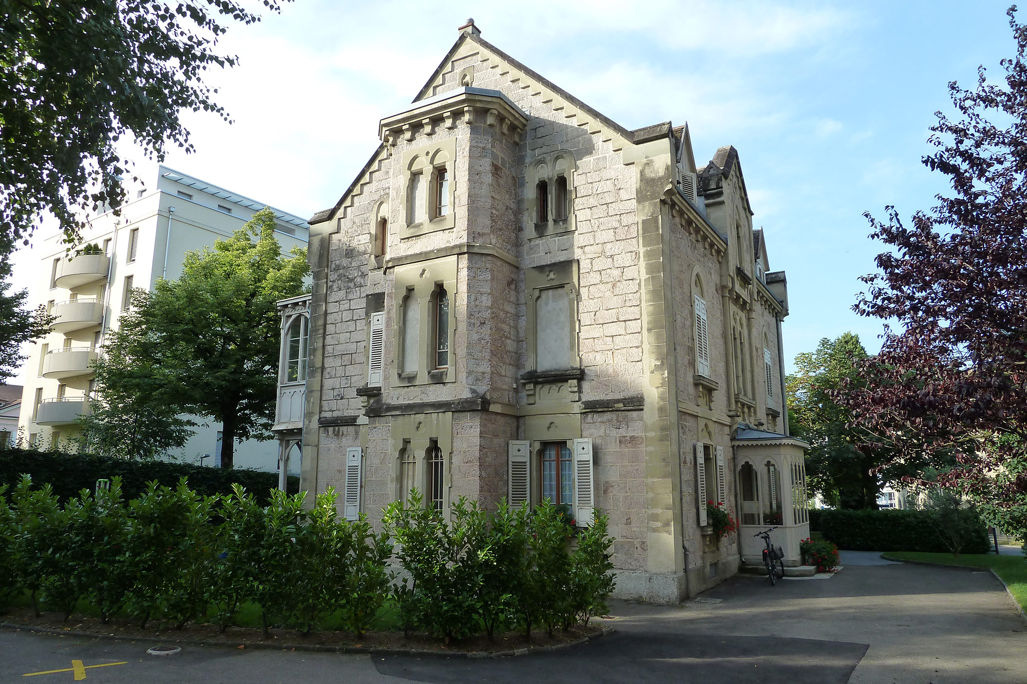 Un chèque de 10'000 francs pour la restauration de la cure néo-gothique de l’église Notre-Dame de Vevey